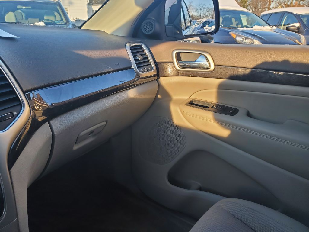 2011 Jeep Grand Cherokee Image 15