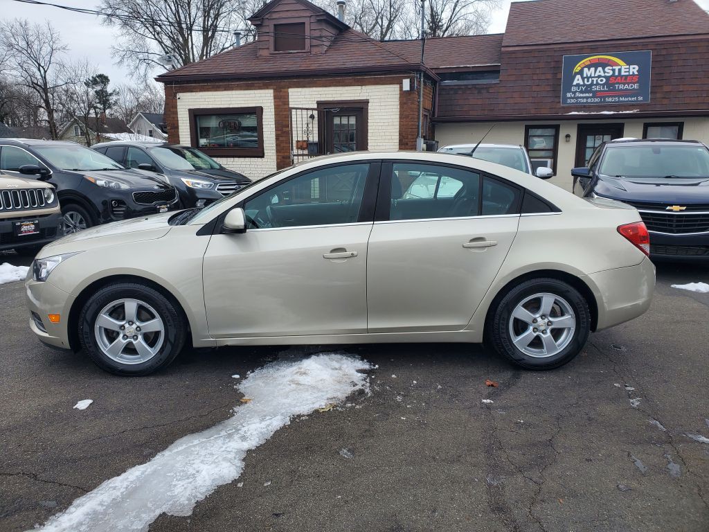 2014 Chevrolet Cruze Image 2