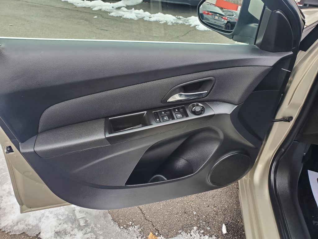 2014 Chevrolet Cruze Image 8