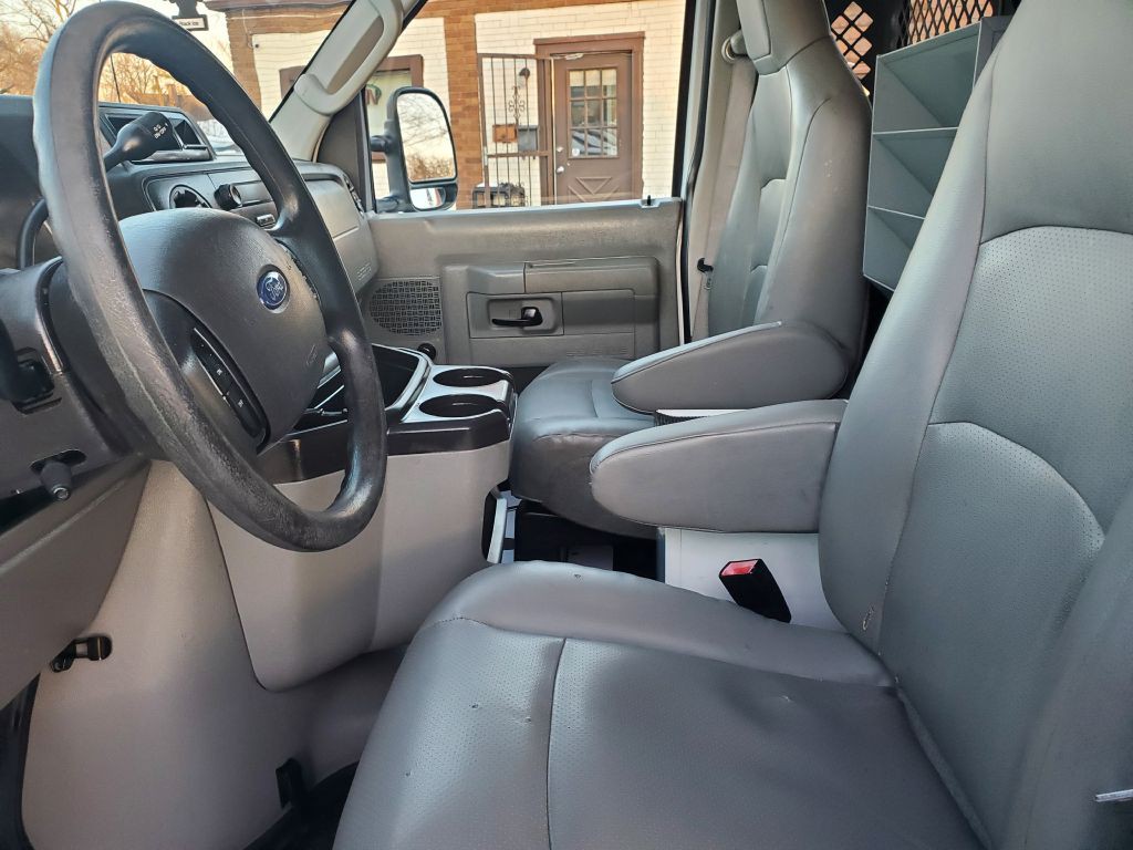 2013 Ford Econoline Image 10