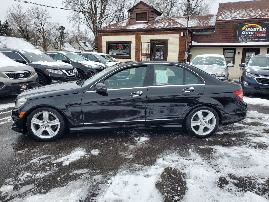 2011 Mercedes-Benz C-Class Image 2
