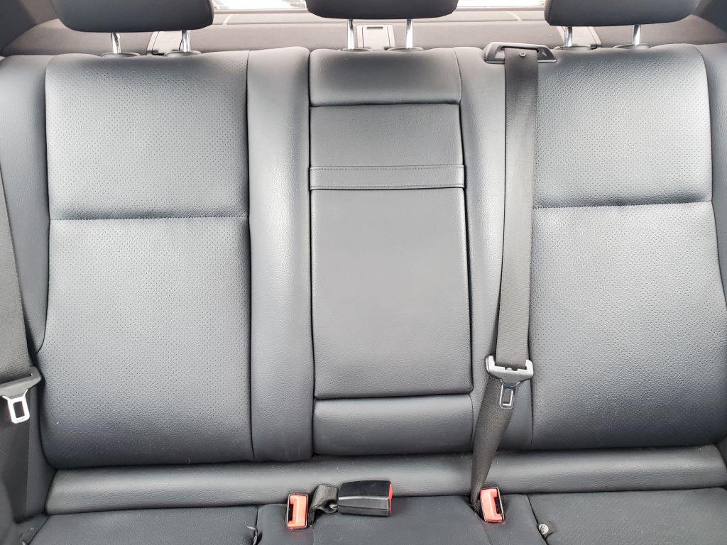 2011 Mercedes-Benz C-Class Image 17