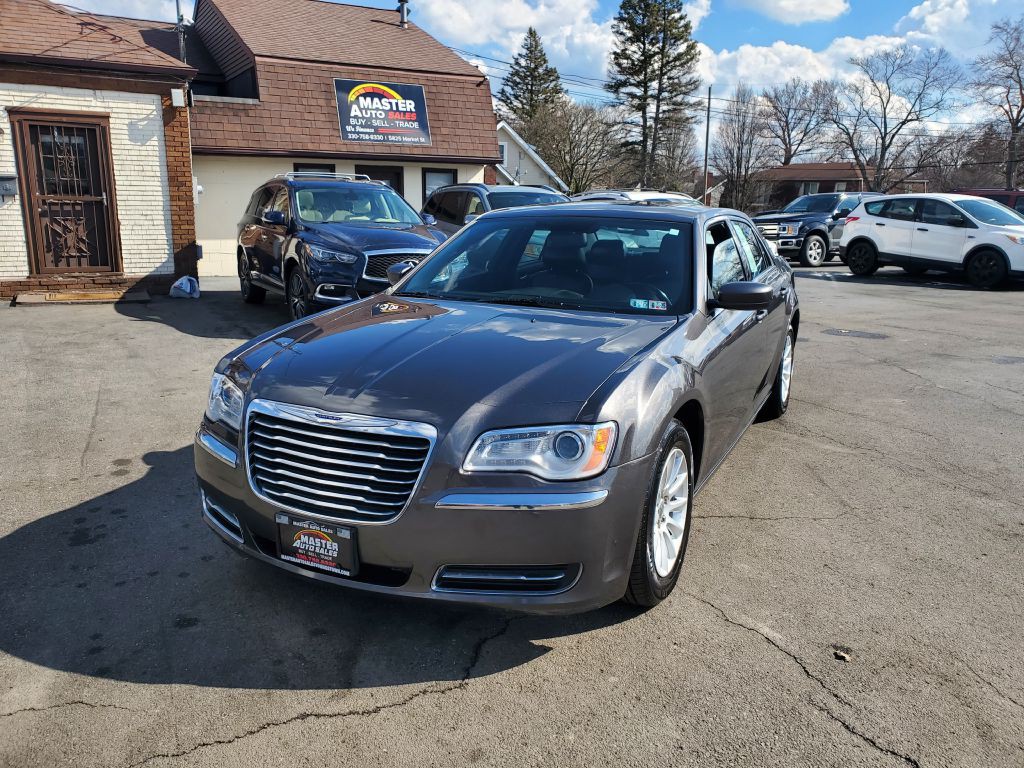 2013 Chrysler 300 Image 8