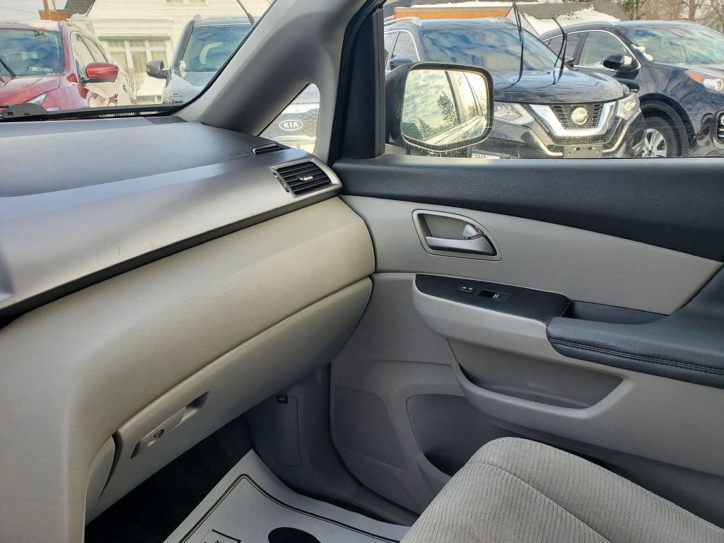 2013 Honda Odyssey Image 16