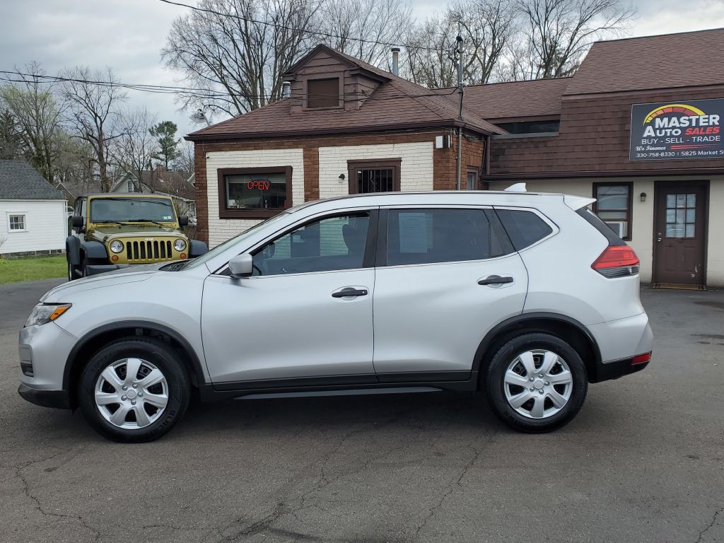 2017 Nissan Rogue Image 2