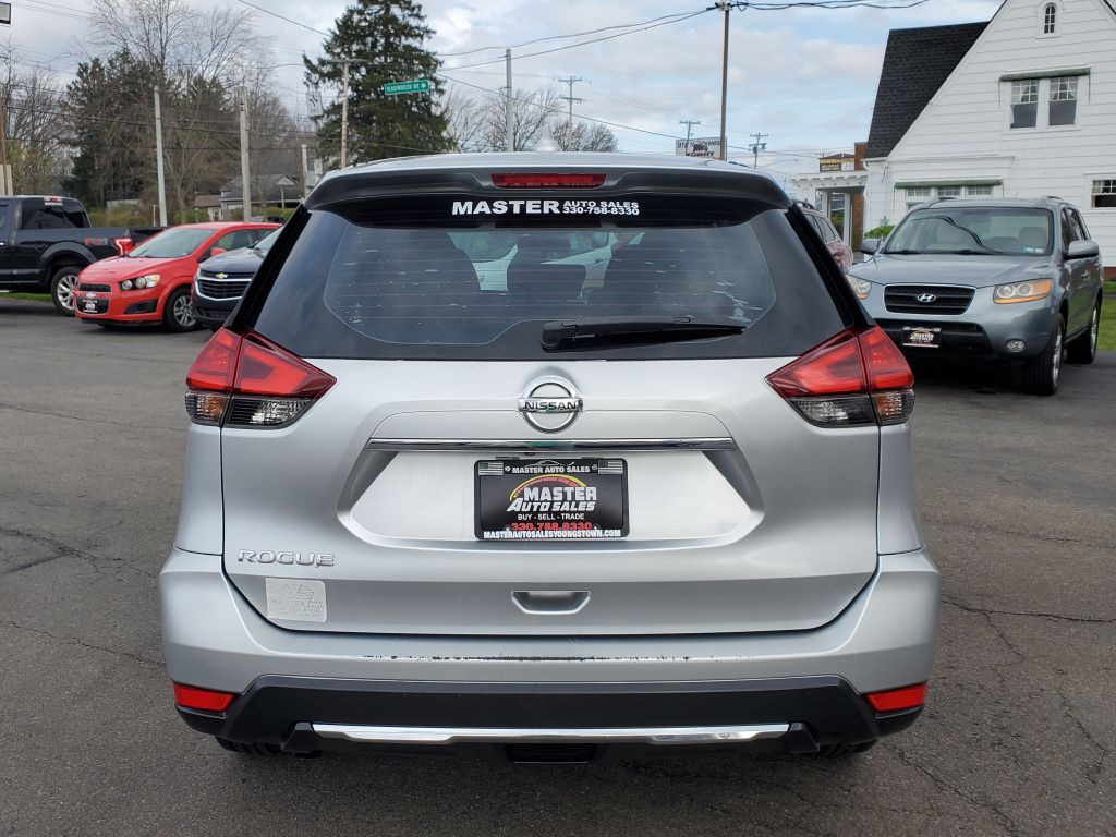 2017 Nissan Rogue Image 4