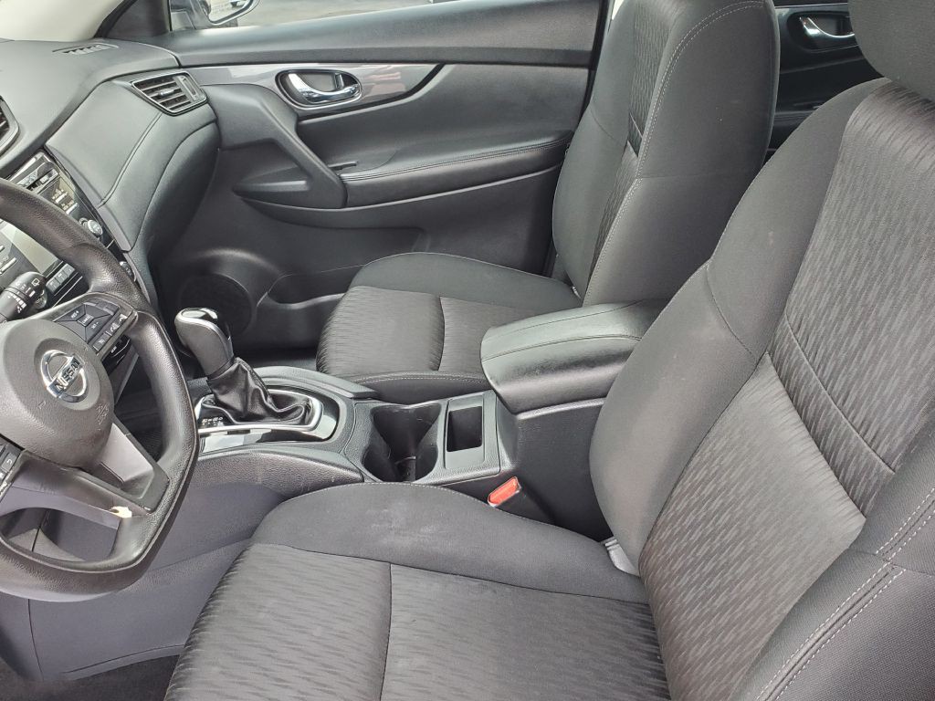 2017 Nissan Rogue Image 10