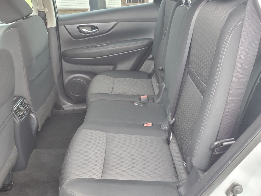 2017 Nissan Rogue Image 11