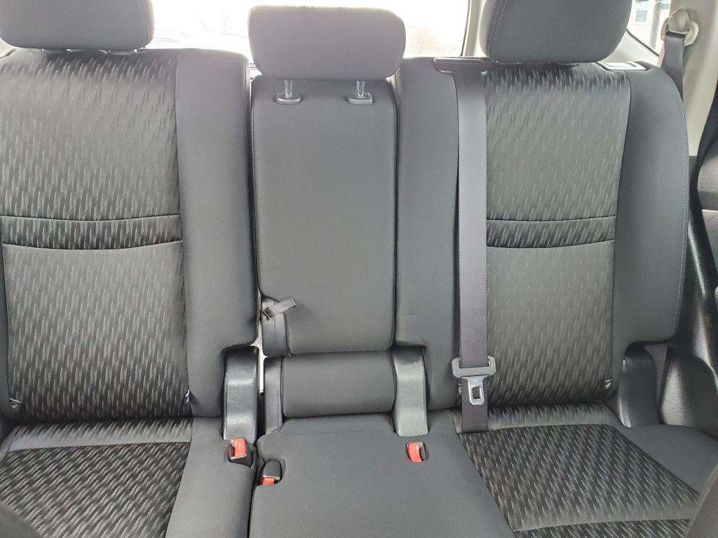2017 Nissan Rogue Image 18