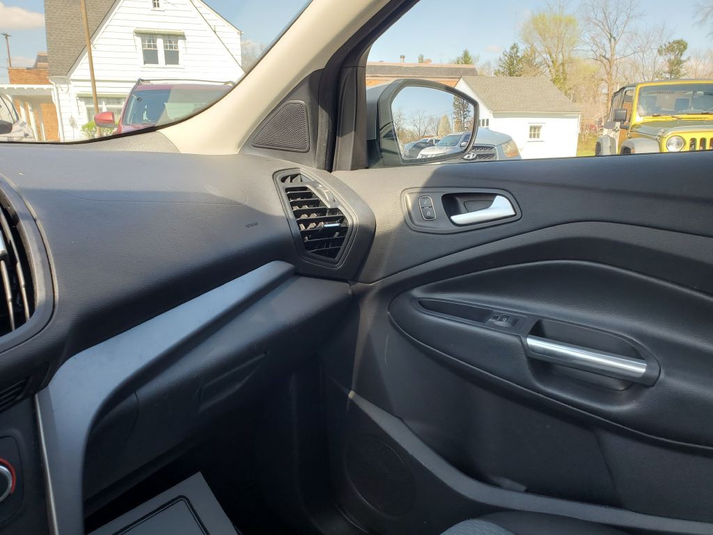2017 Ford Escape Image 15