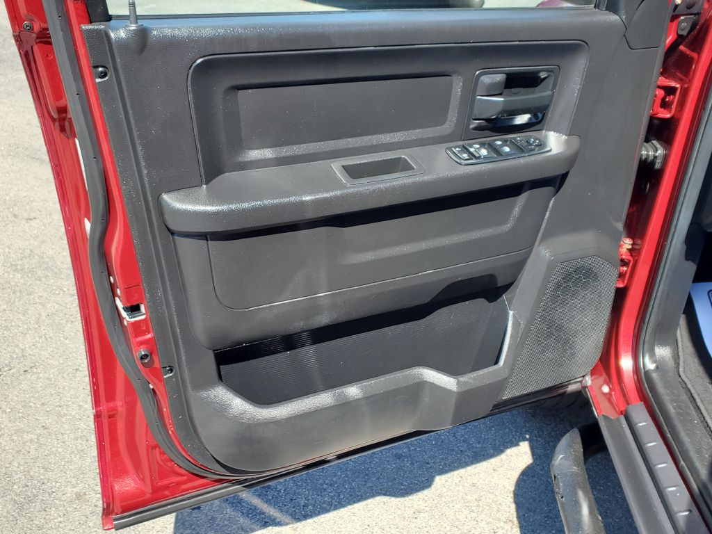 2014 RAM 1500 Image 9