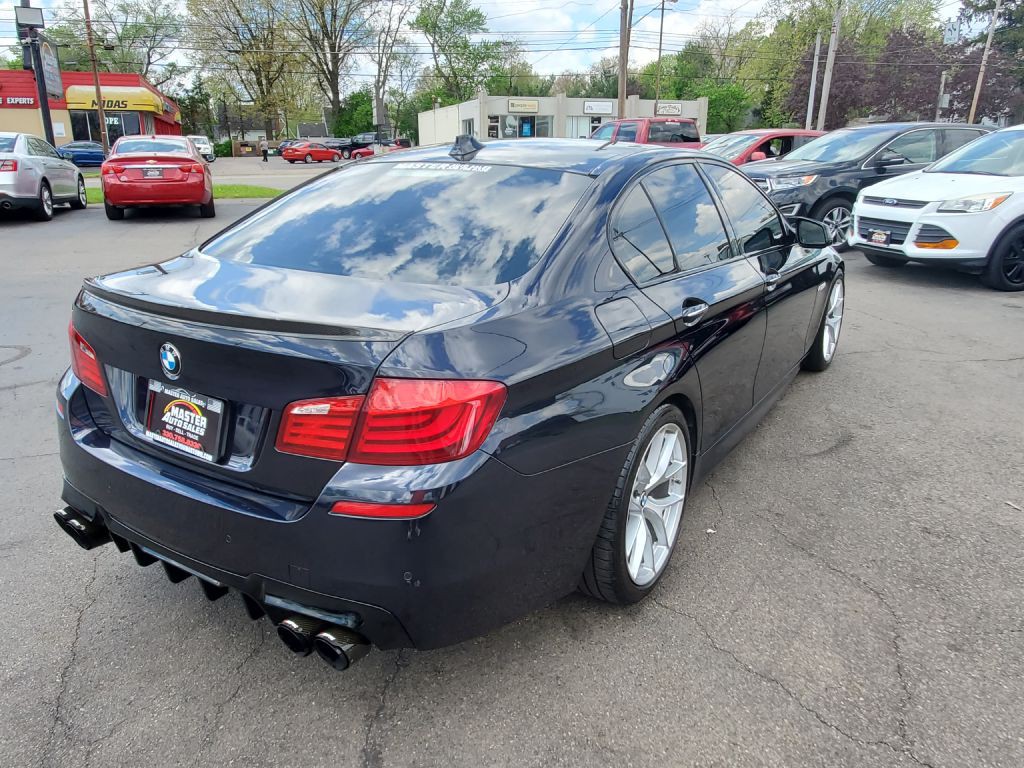2011 BMW 5 Series Image 5