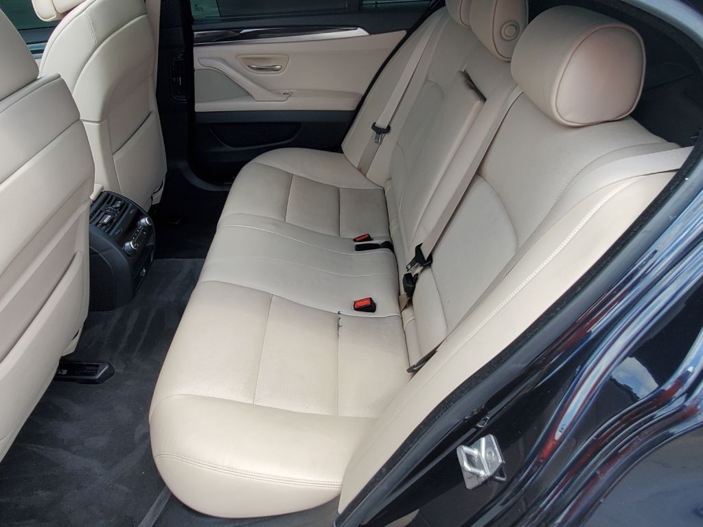 2011 BMW 5 Series Image 11