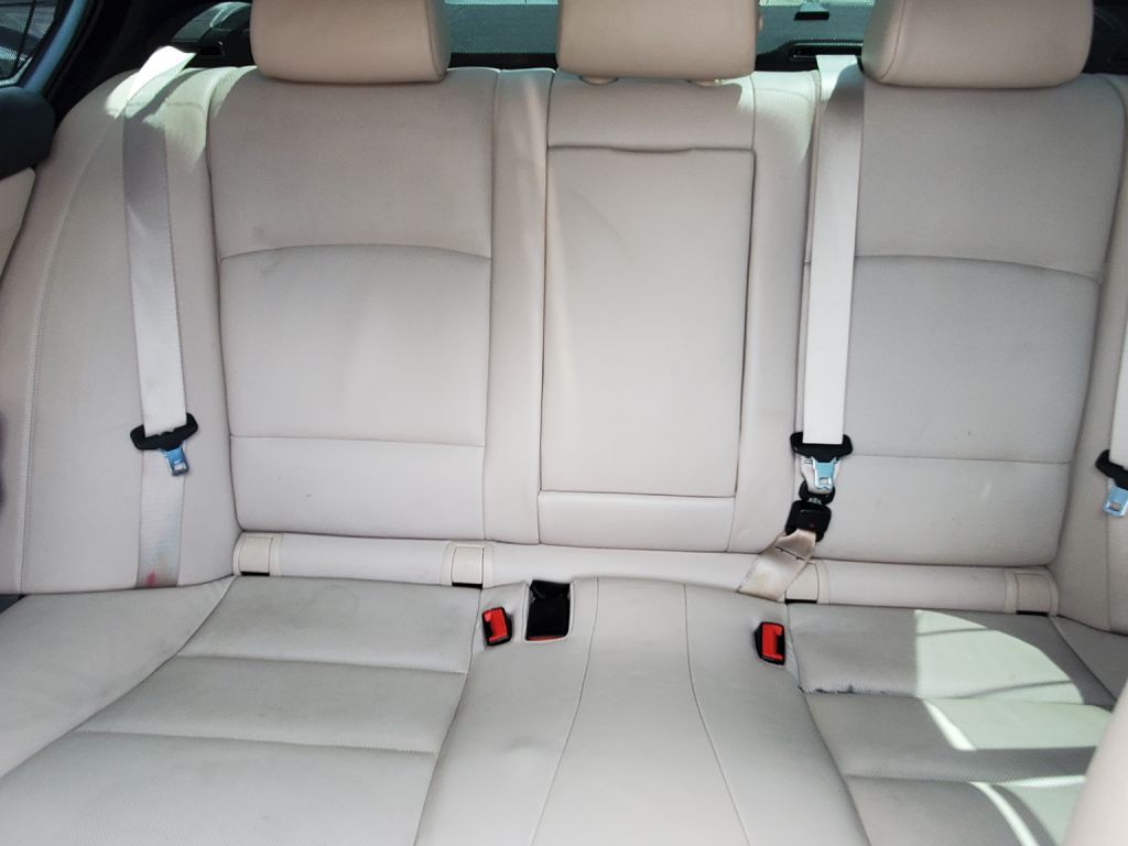 2011 BMW 5 Series Image 19