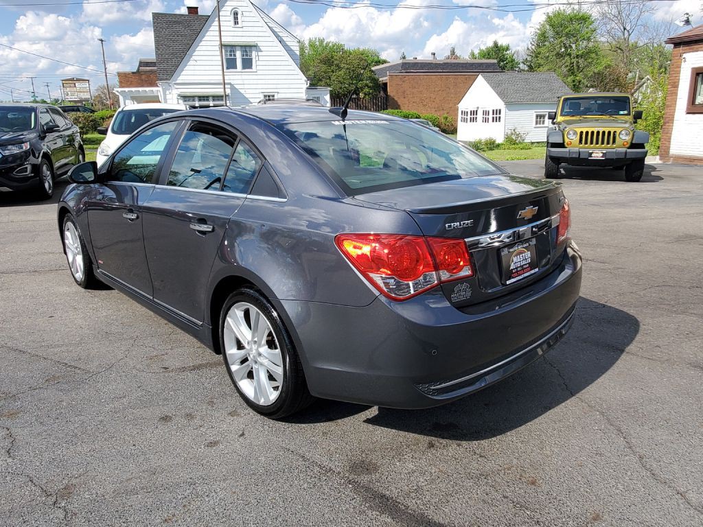 2013 Chevrolet Cruze Image 3