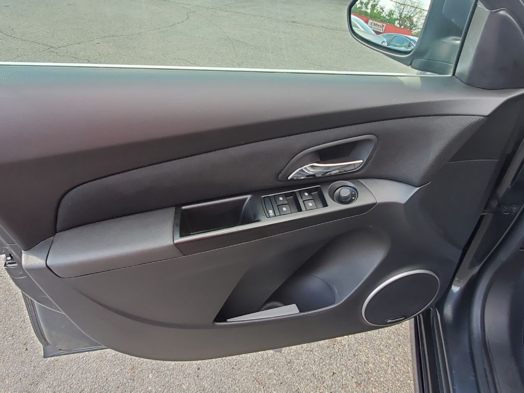 2013 Chevrolet Cruze Image 9