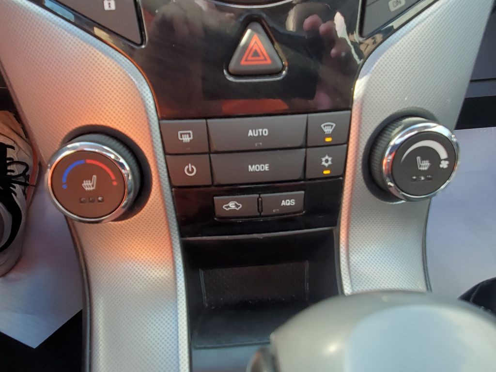 2013 Chevrolet Cruze Image 17