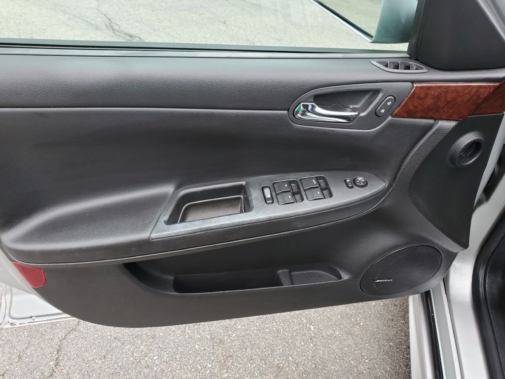 2011 Chevrolet Impala Image 9