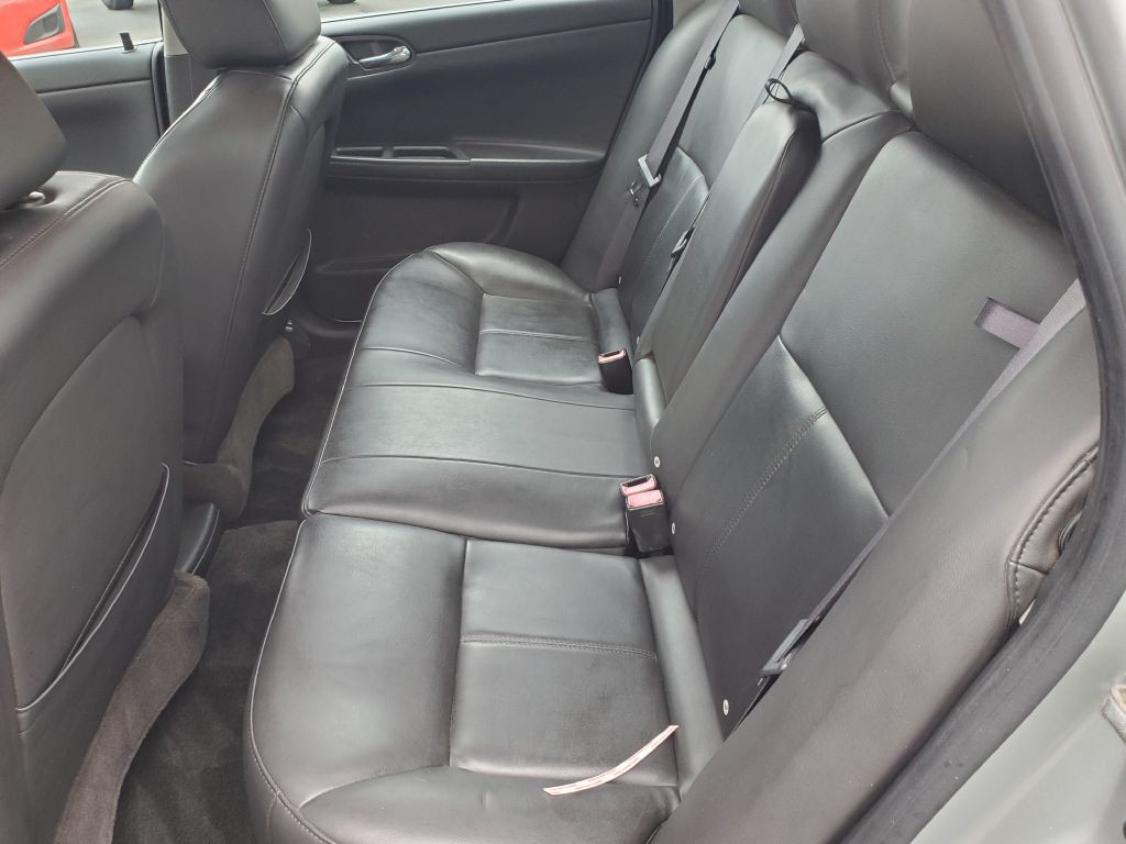2011 Chevrolet Impala Image 11