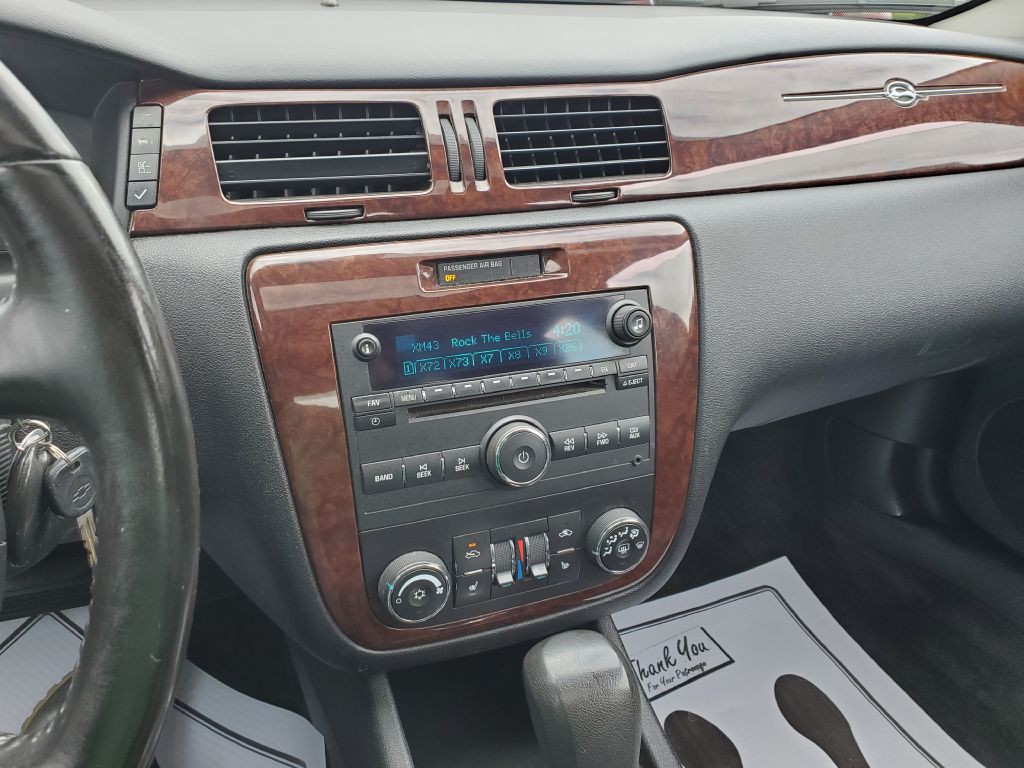 2011 Chevrolet Impala Image 13