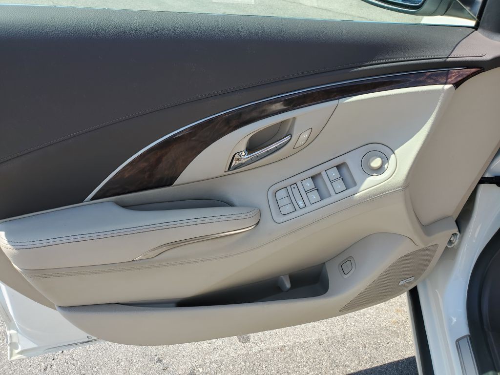 2014 Buick Lacrosse Image 9