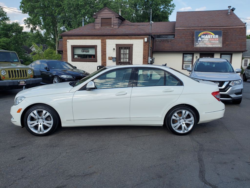 2008 Mercedes-Benz C-Class Image 2