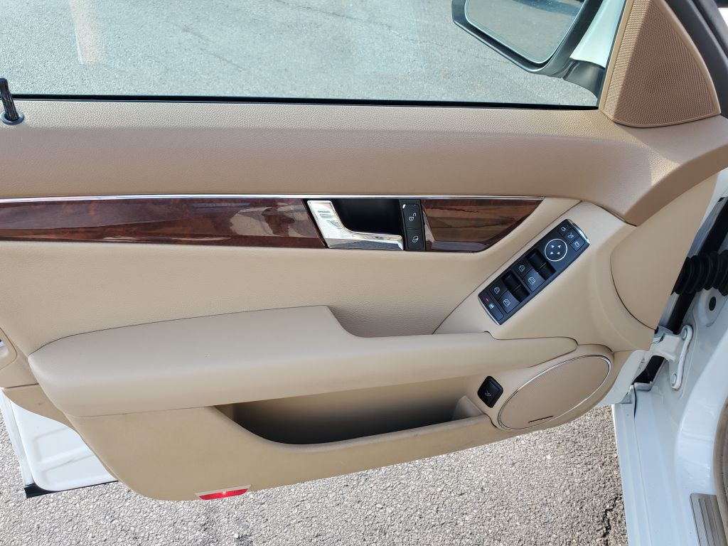 2008 Mercedes-Benz C-Class Image 9