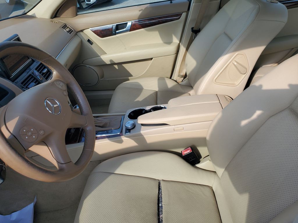 2008 Mercedes-Benz C-Class Image 10