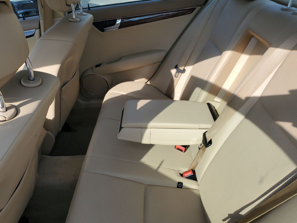 2008 Mercedes-Benz C-Class Image 11