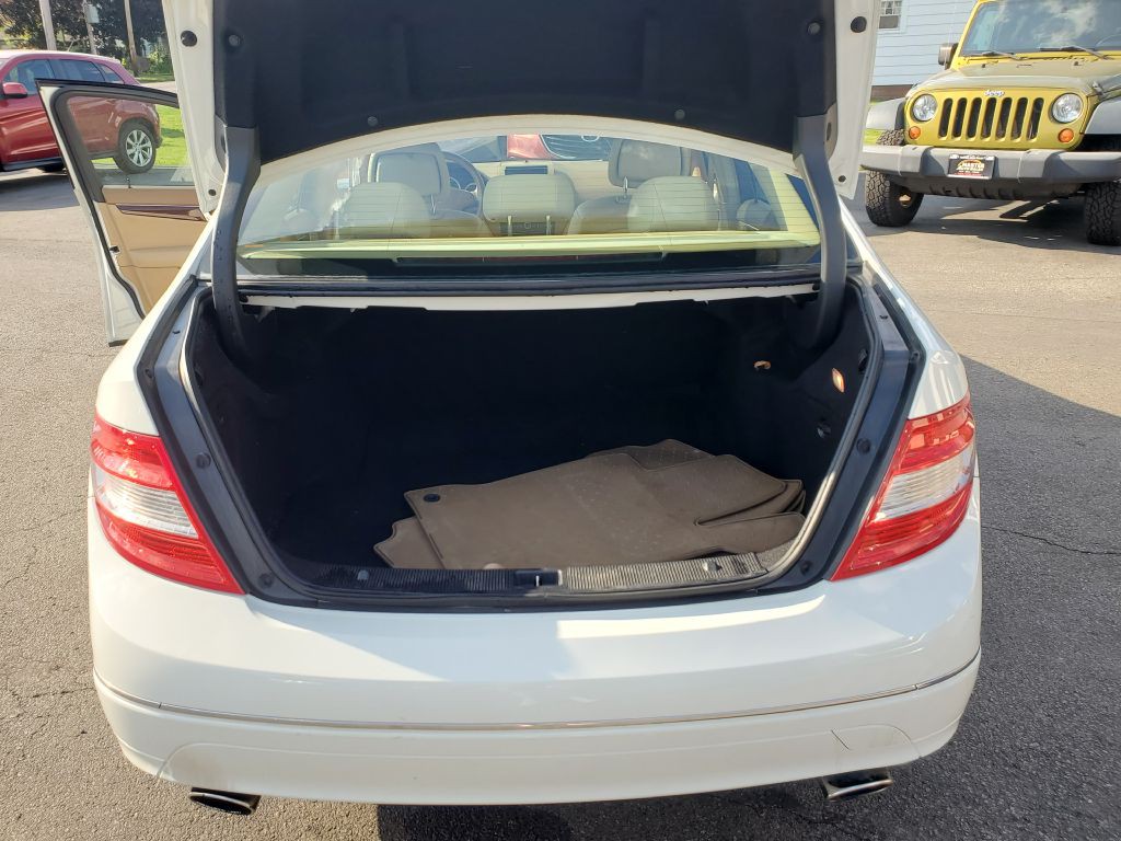 2008 Mercedes-Benz C-Class Image 12