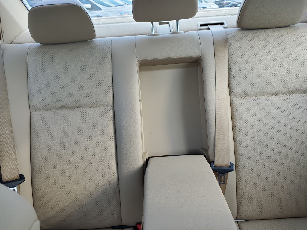 2008 Mercedes-Benz C-Class Image 19