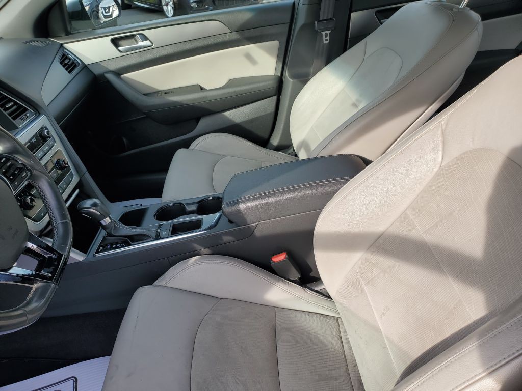 2017 Hyundai Sonata Image 10
