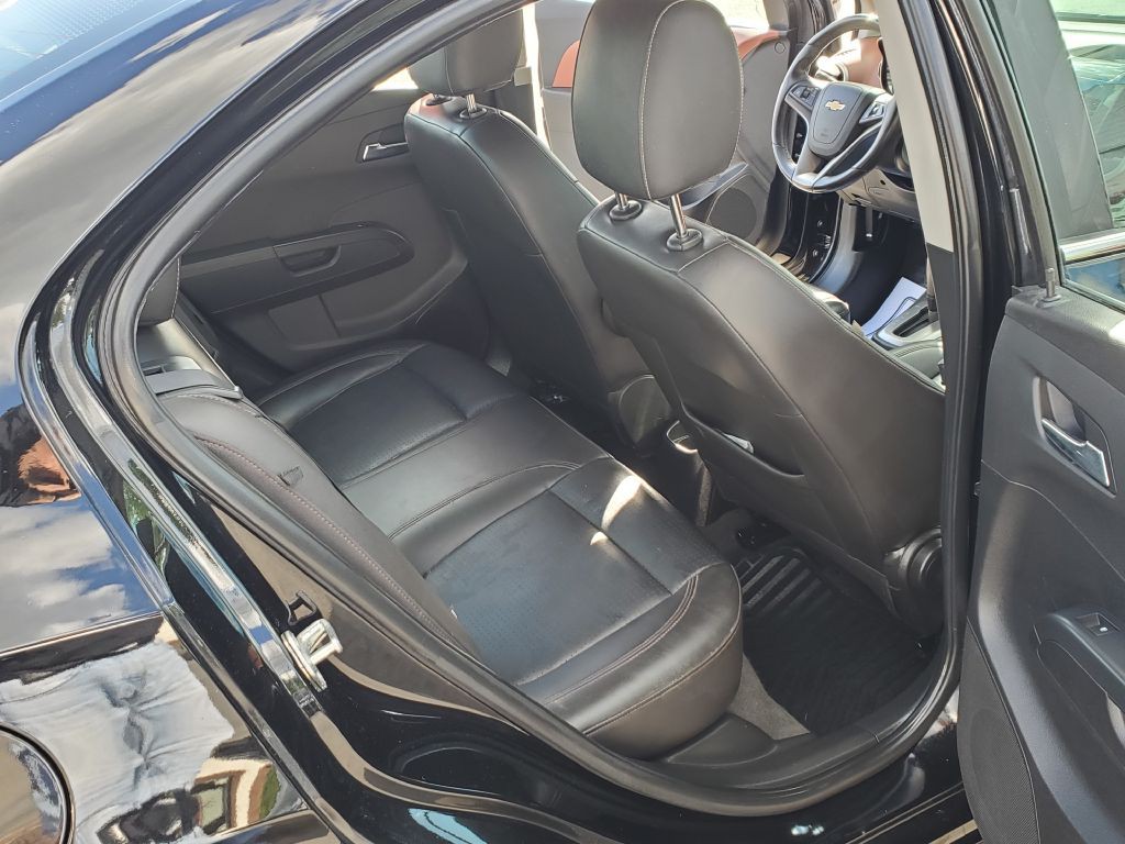 2016 Chevrolet Sonic Image 12