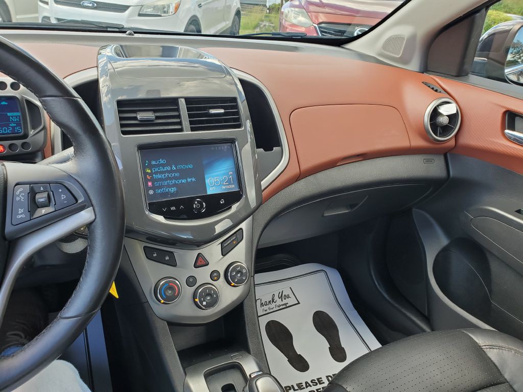2016 Chevrolet Sonic Image 16