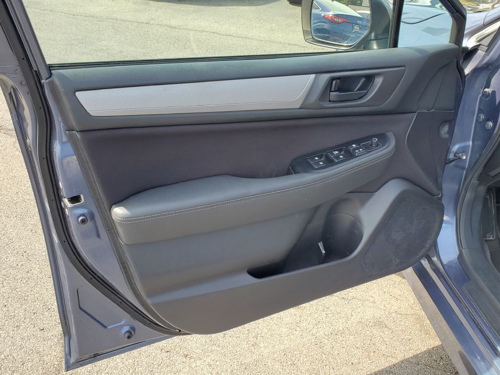 2017 Subaru Legacy Image 11
