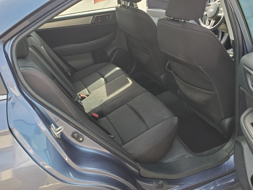 2017 Subaru Legacy Image 16