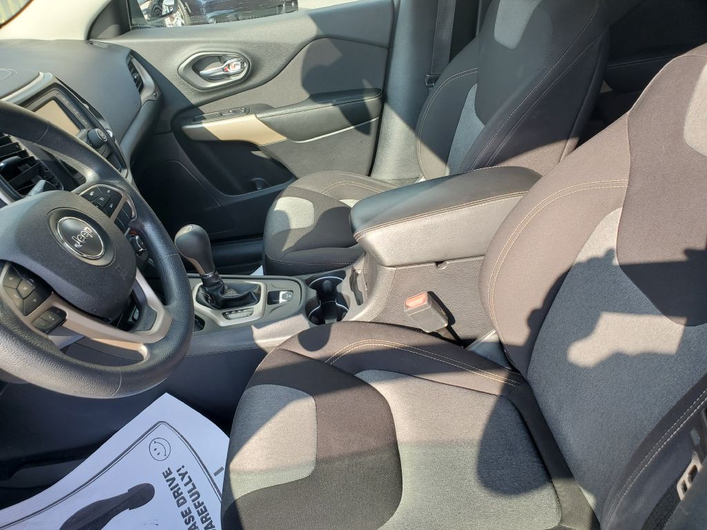 2018 Jeep Cherokee Image 9