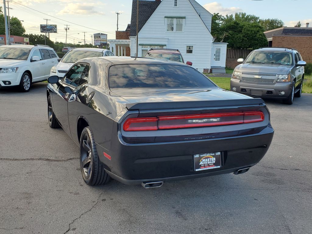 2013 Dodge Challenger Image 7