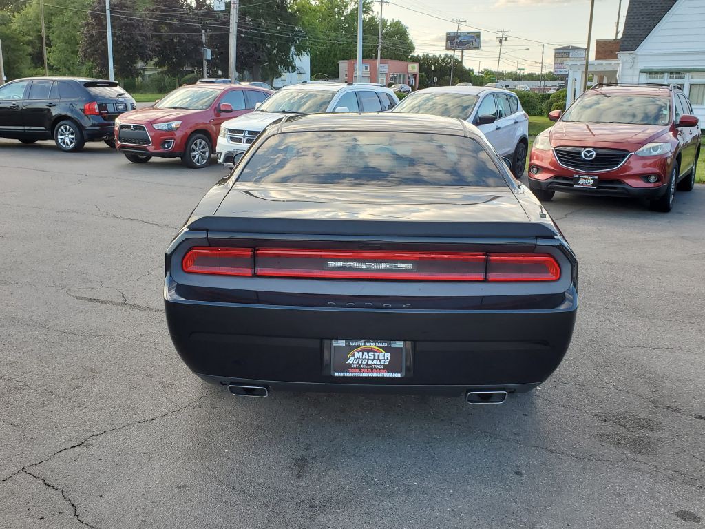 2013 Dodge Challenger Image 8
