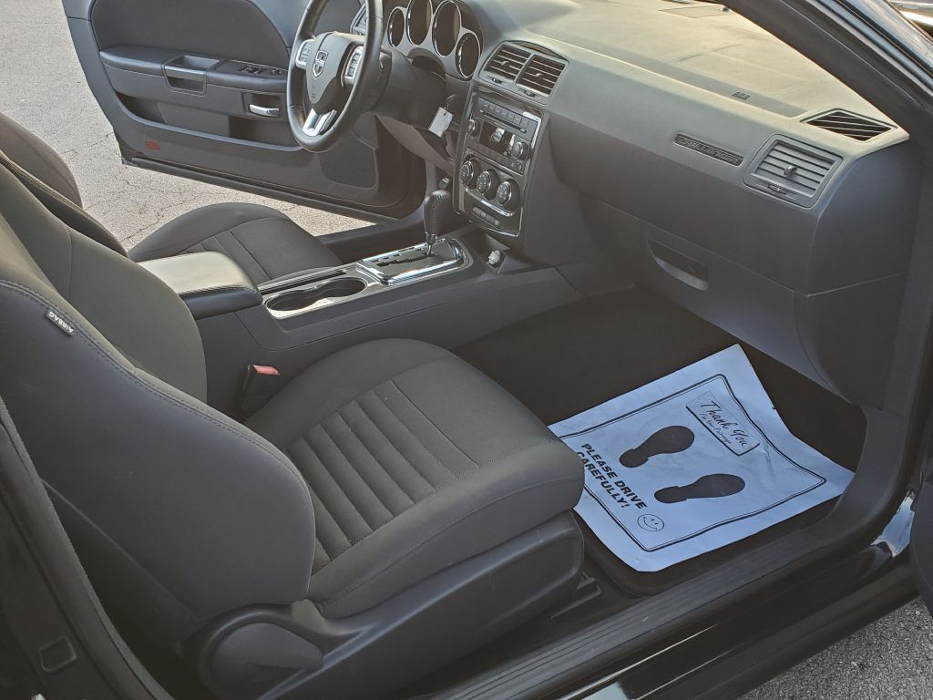2013 Dodge Challenger Image 17