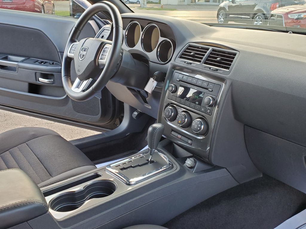 2013 Dodge Challenger Image 19