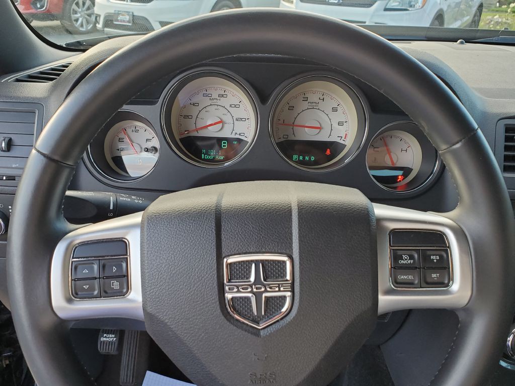 2013 Dodge Challenger Image 21