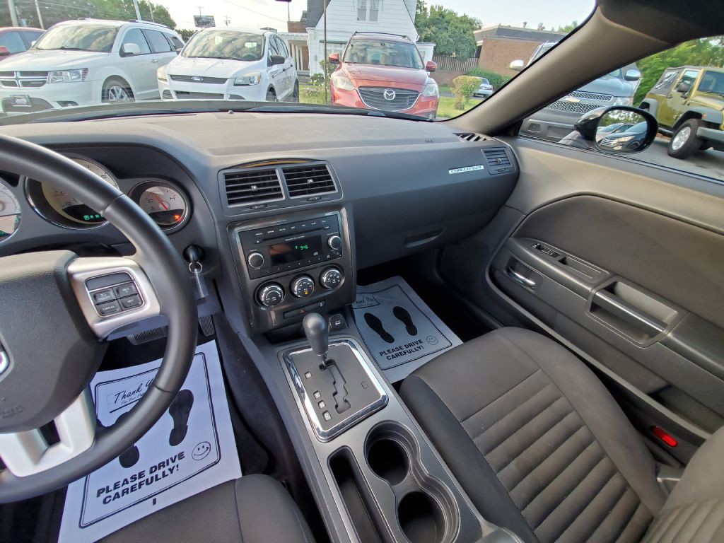 2013 Dodge Challenger Image 22