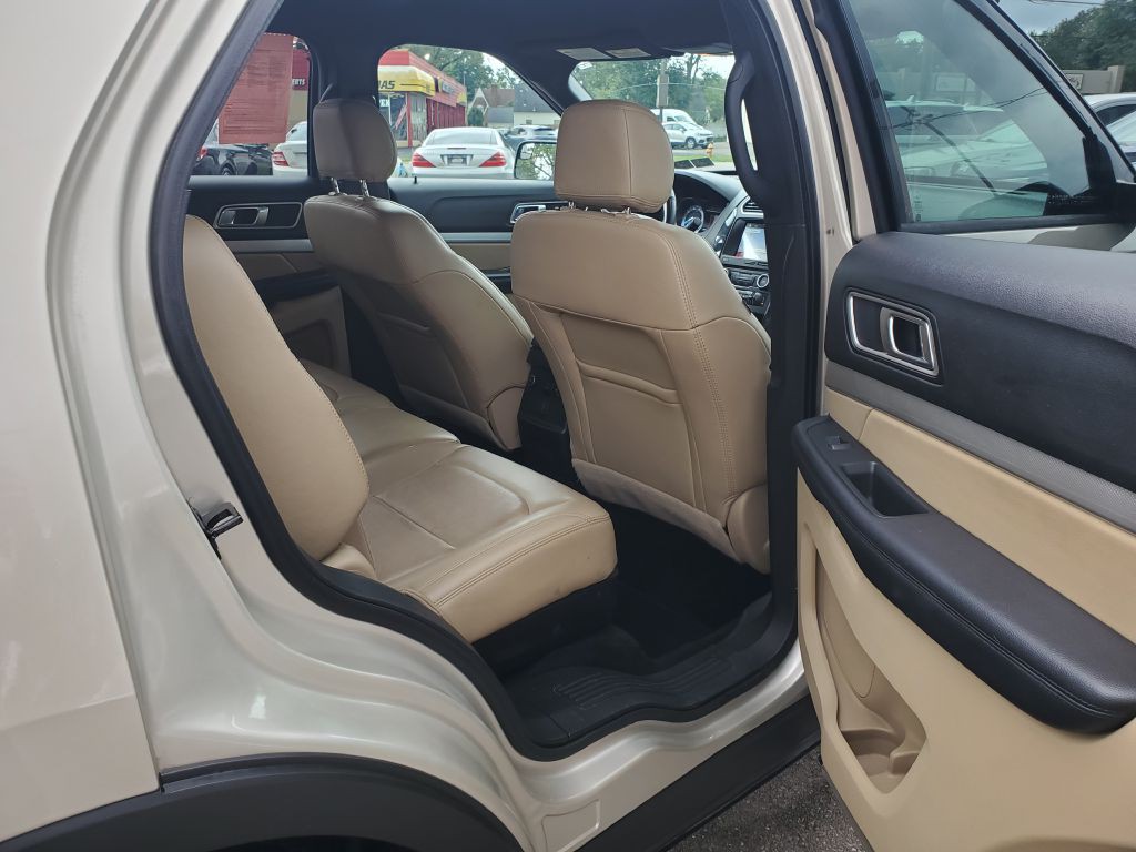 2017 Ford Explorer Image 18