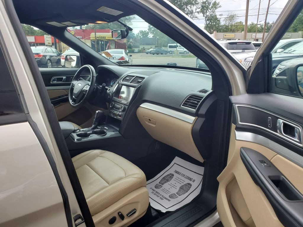 2017 Ford Explorer Image 19