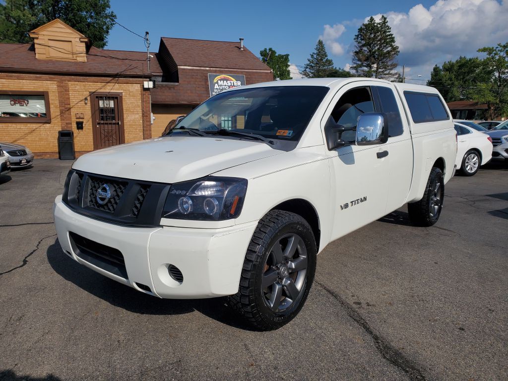 2013 Nissan Titan Image 1
