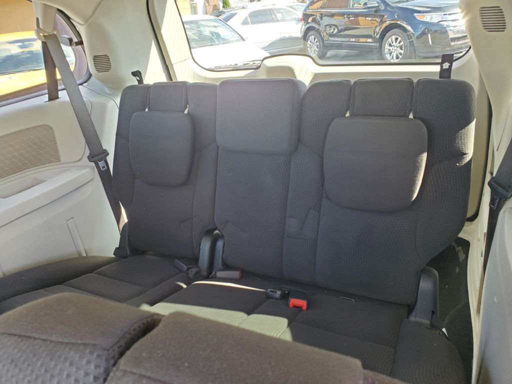 2016 Dodge Grand Caravan Image 12