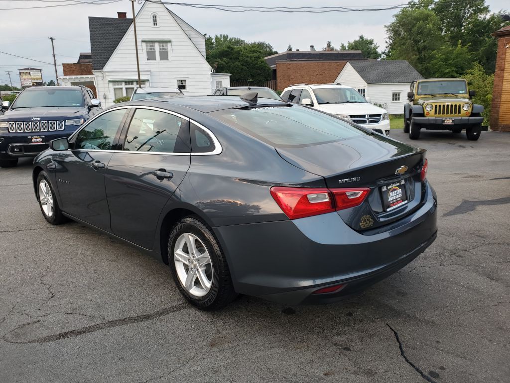 2021 Chevrolet Malibu Image 3