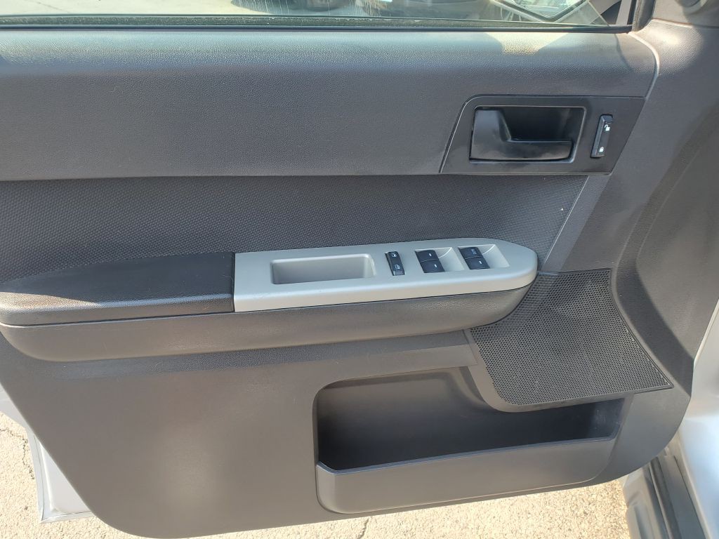 2010 Ford Escape Image 9
