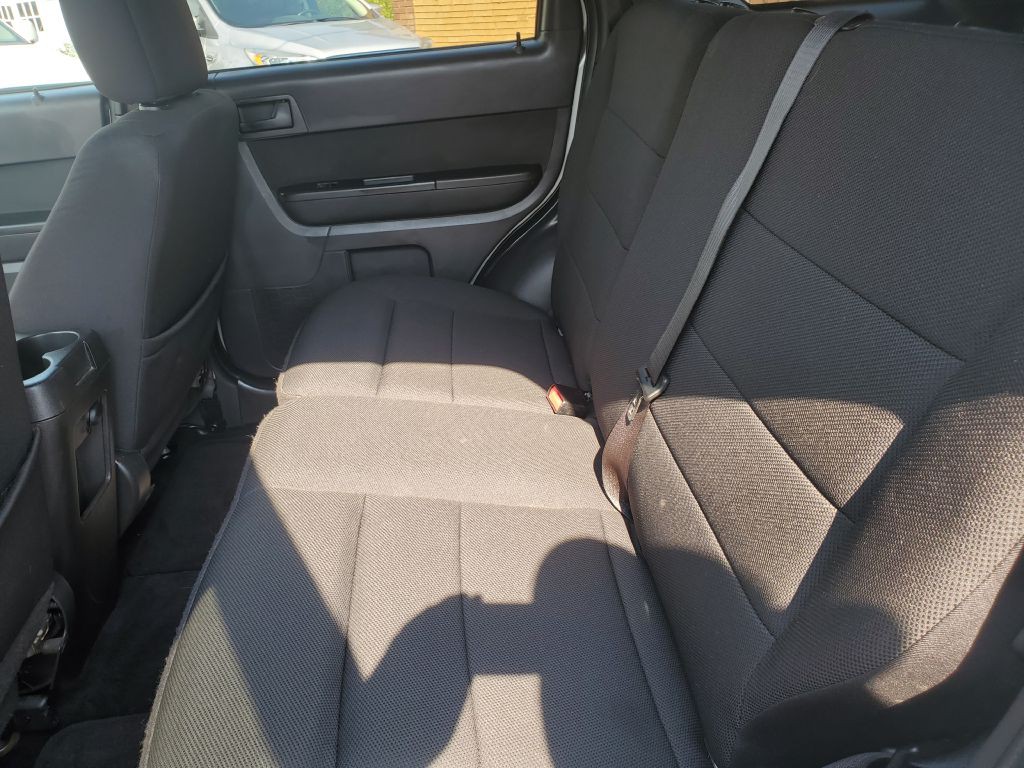 2010 Ford Escape Image 11